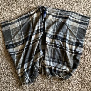 Women’s Apt. 9 shall